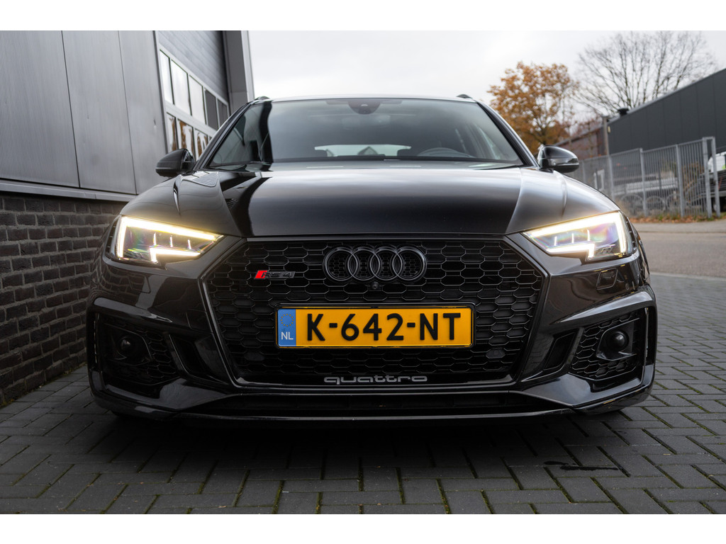 49181641-6.jpg